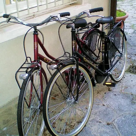 فندق مبيت وإفطار Villanuvola مييْنا